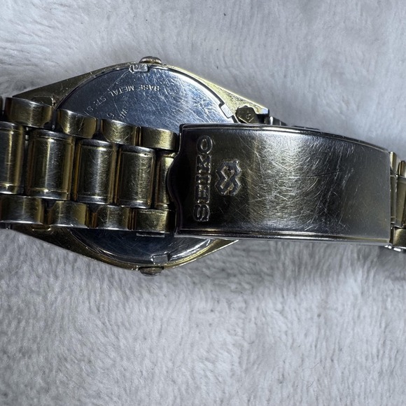 Vintage Seiko Alarm Quartz Analog Watch Mens Gold Tone Day Date 5C23-8009‎ Japan - Picture 5 of 8